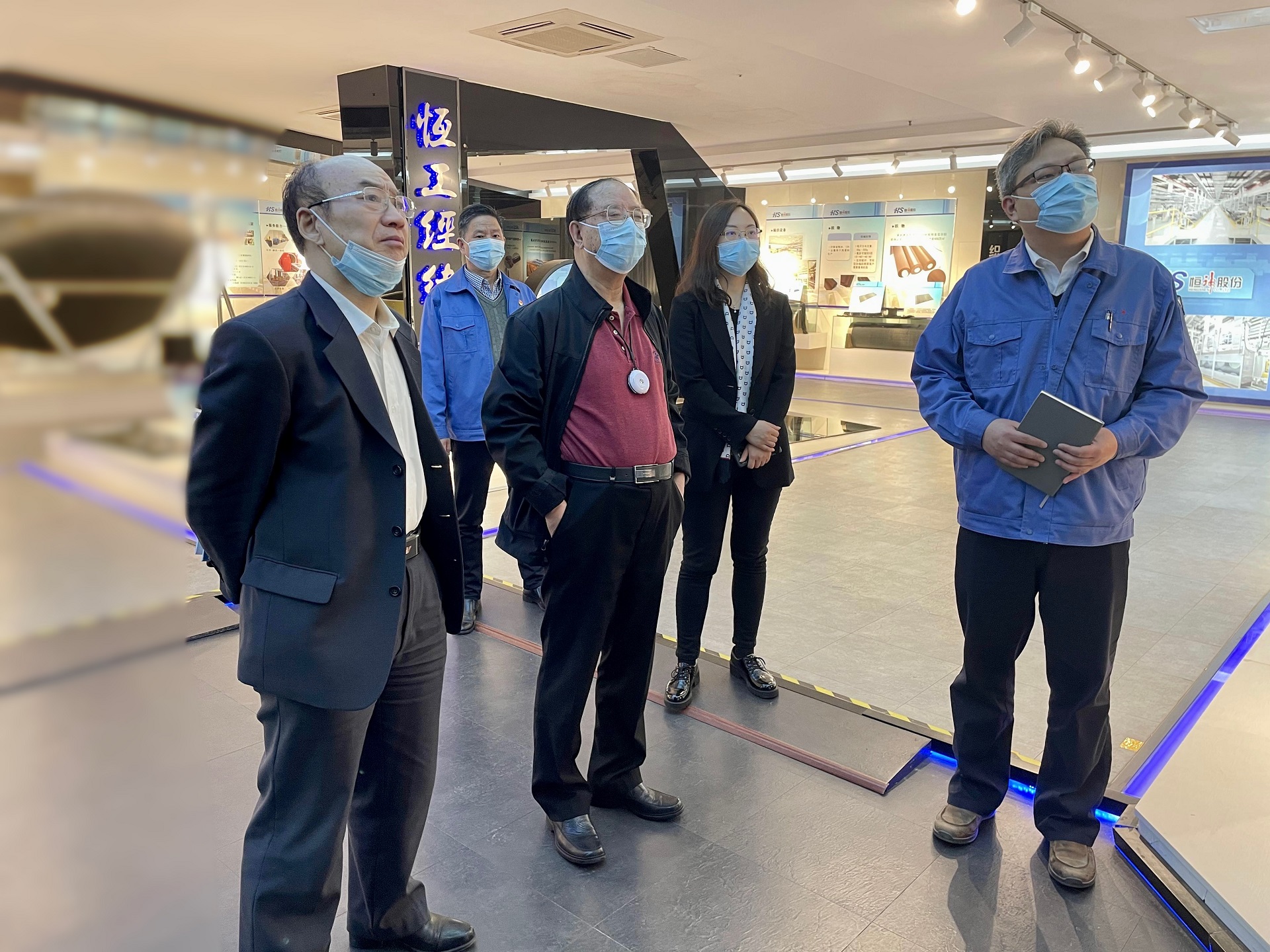 中国开发区协会会长师荣耀一行莅临押球网页版股份调研指导工作.jpg